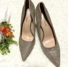 超美品✨レディース　ヒール　パンプス　お呼ばれ　ラメ　ゴールド　23センチ
