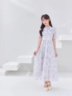 evelyn ラメフリルギャザー花柄ワンピース アイスグレイ