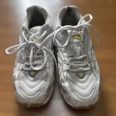 New Balance 725 ホワイト スニーカー