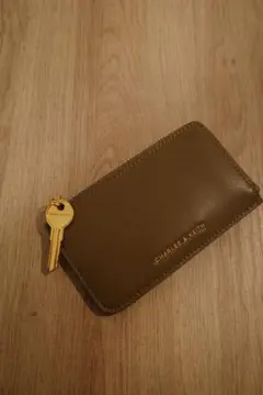 CHARLES & KEITH ミニウォレット カードケース　定期入れ オリーブ