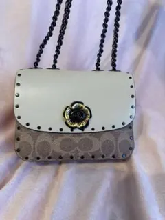 Coach スタッズ付きショルダーバッグ