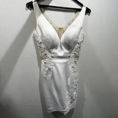 白 Vネック スリーブレス タイトフィット ドレス