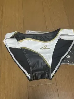AQUX 競パン　白×黒　Ｌサイズのサムネイル