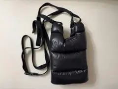 【月末週限定割引】MONCLER ブラック スマホショルダーバッグ