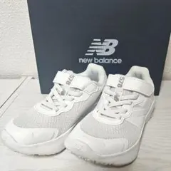 new balance キッズスニーカー　　通学通園　白　17センチ