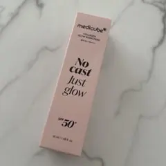 medicube Collagen Glow Sunscreen SPF 50+のサムネイル