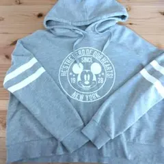 Disney ミッキーマウス クロップド丈 フード付きパーカー グレー Lサイズ