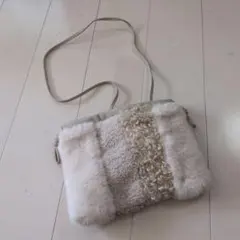 ベージュ ファー ショルダーバッグ フラップ付き