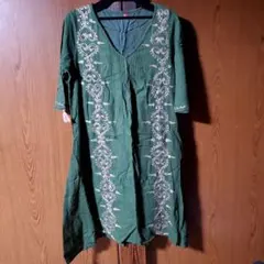 チャイハネワンピース　刺繍金色