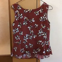 ROPE 花柄フレアノースリーブトップス