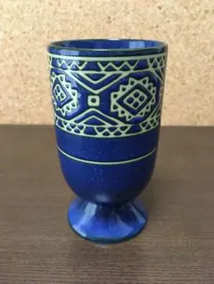 青い陶器の幾何学模様タンブラー