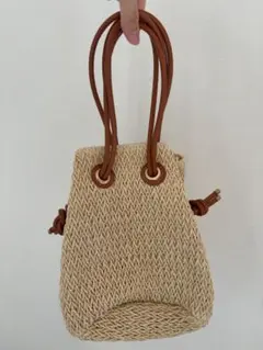 ベージュ 巾着型かごバッグ