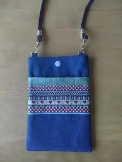 ハンドメイド　スマホポシェット　青デニム調ハート模様