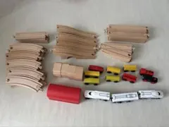 木製　レール　電車のサムネイル