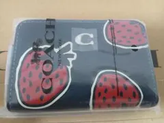 新品・未使用コーチいちごCOACH ストロベリー柄 二つ折り財布