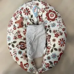 授乳クッション　抱き枕　カバーかえ付き