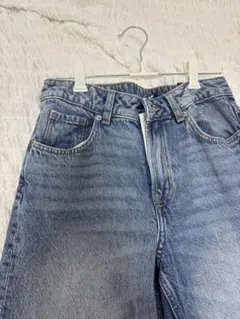 エイチアンドエム H&M ストレートデニム ジーンズ パンツ ストレートパンツのサムネイル
