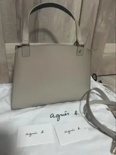 アニエス・ベーバック