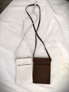 ★スマホショルダーバッグ シルバー ・ブラウン色・チャック付★