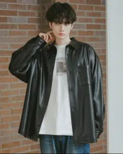 合成皮革シャツ　ブラック