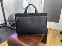 ブラックレザービジネスバッグ