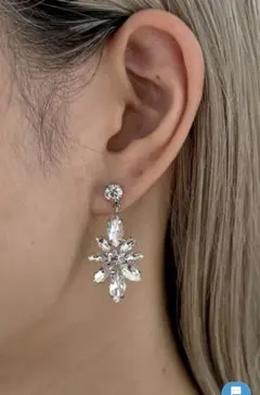 ✨花モチーフのクリスタル風ピアス✨