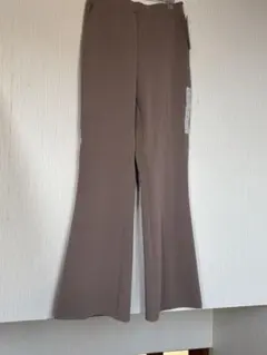 新品未使用　GU ストレッチフレアパンツ