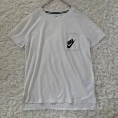 Nike　ロゴプリントポケットTシャツM　ホワイト スポーツ　半袖◆A1767