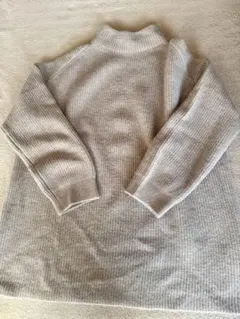 GU リブ編みハイネックセーター　ライトベージュ　オーバーサイズ