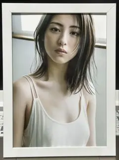 浜辺美波　2L版写真 額装品 静寂　HM314