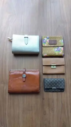 レディース 折り財布 4点 キーケース1点 合計5点 まとめ売りのサムネイル