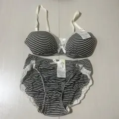 HK WORKS LONDON ボーダー柄ブラジャー ショーツセット　Mサイズ