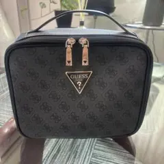 りゅう様専用GUESS ゲス バニティバッグ ポーチ ブラック ロゴ 総柄のサムネイル