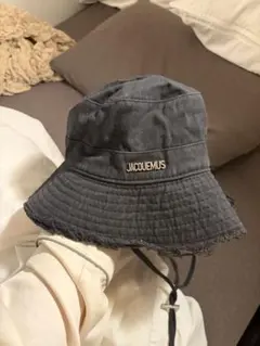 JACQUEMUS バケットハットのサムネイル