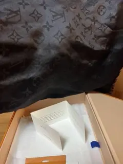 LOUIS VUITTON ブラックモノグラムストール