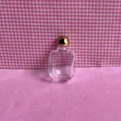 2025年最新】香水瓶 レトロの人気アイテム - メルカリ