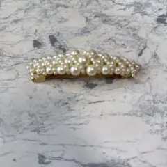 パール風　ゴールドヘアクリップ　バレッタ