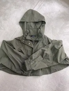 12月16日までの限定価格　フード付きオリーブグリーンマウンテンパーカー