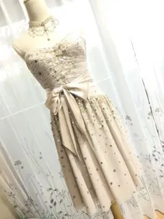 新品同様♡BCBGmaxazriaのスパンコールドレス