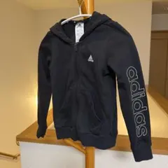adidas アディダス ブラック パーカー 130cm