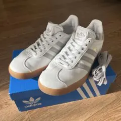 【美品】adidas Gazelle ホワイト/グレー スニーカー