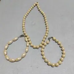 クリーム色パール風ビーズアクセサリーセット