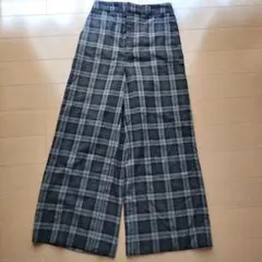 GU　ジーユー　チェックワイドパンツ