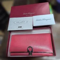 Salvatore Ferragamo 二つ折り財布 ピンク