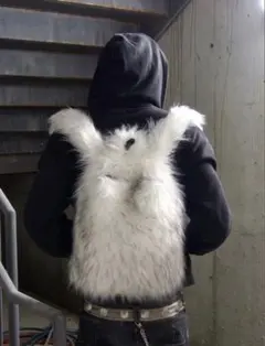 opiumグレー　fur backpack ファーリュック ファーリュック 白 opium fur white backpack y2k - メルカリ