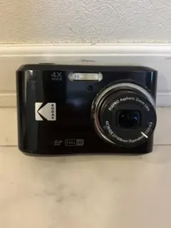 デジカメ Kodak fz43 ※単三電池駆動、HAKUBA製ケース付 - メルカリ