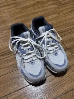 New Balance 725スニーカー グレー/ネイビー 23.5