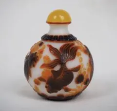 배송비 무료 色被せガラス 細密彫刻ガラス小瓶 中国古玩骨董 高さ5.8ｃｍ