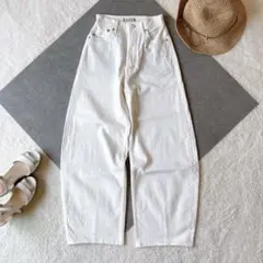 YANUK Laura ホワイトデニムパンツ 美品 24size - メルカリ