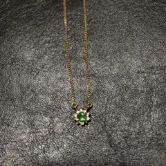 18金エメラルド0.47㌌ ダイヤモンド 0.2㌌ネックレス - メルカリ